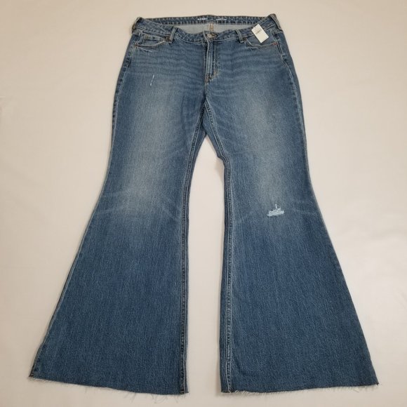 Old Navy Denim - Old Navy Mid Rise Super Flare Jeans Size 14 NWT